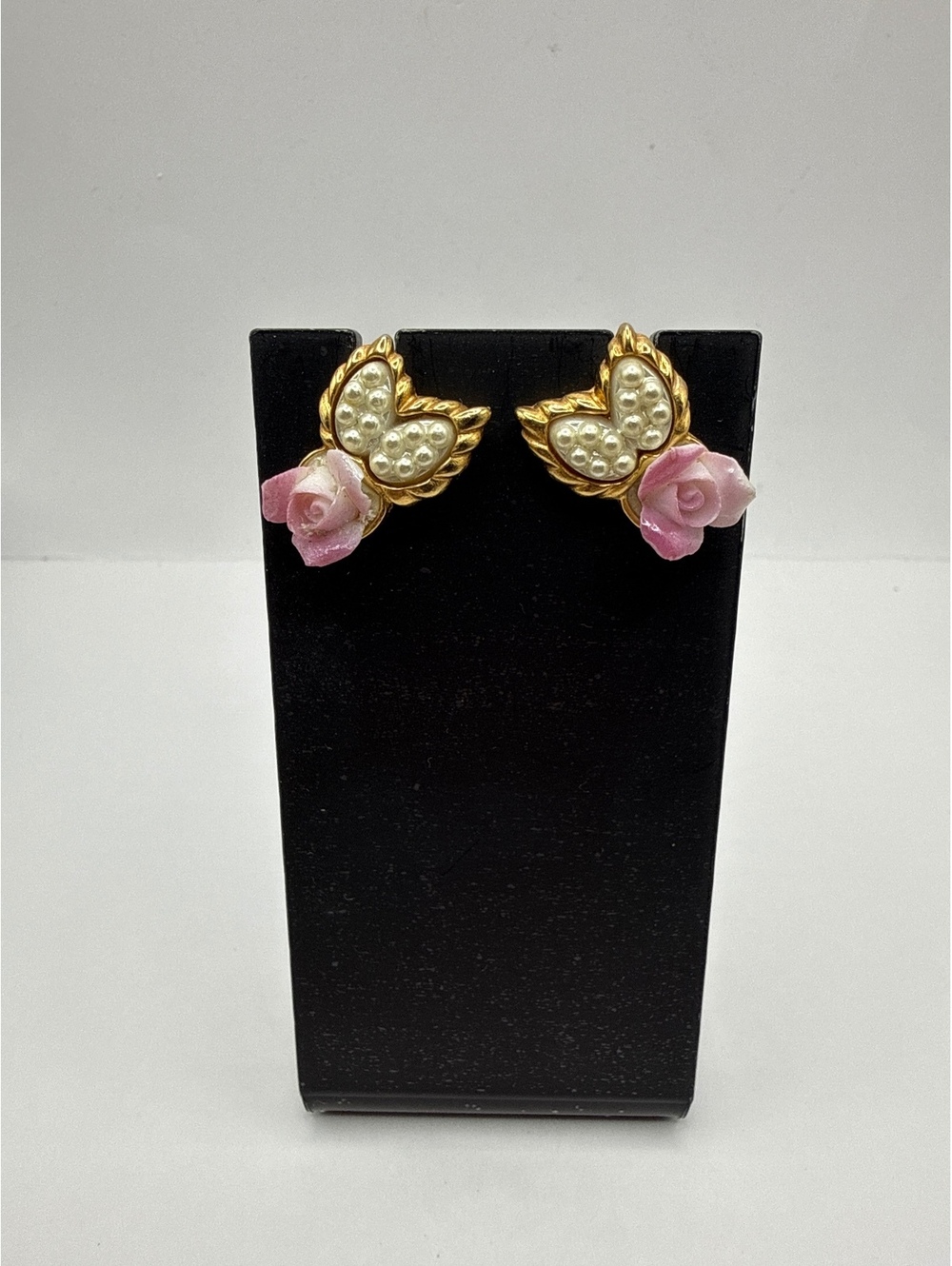 Vintage Avon 1991 Porcelain Blossoms Pink Rose Clip Earrings Faux Pearl
